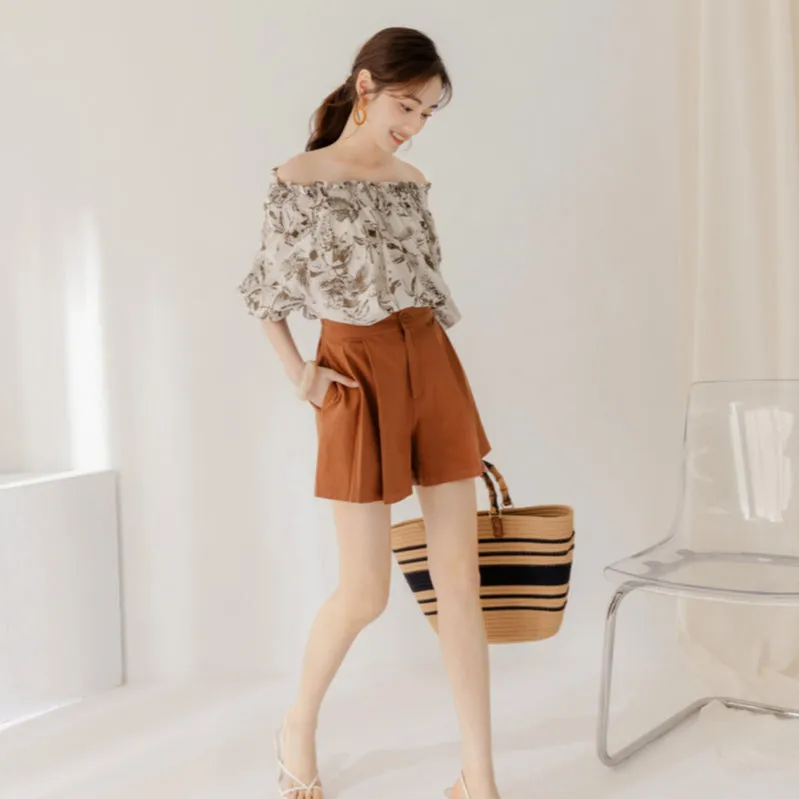 Elastic Waist Pleated Shorts Pants