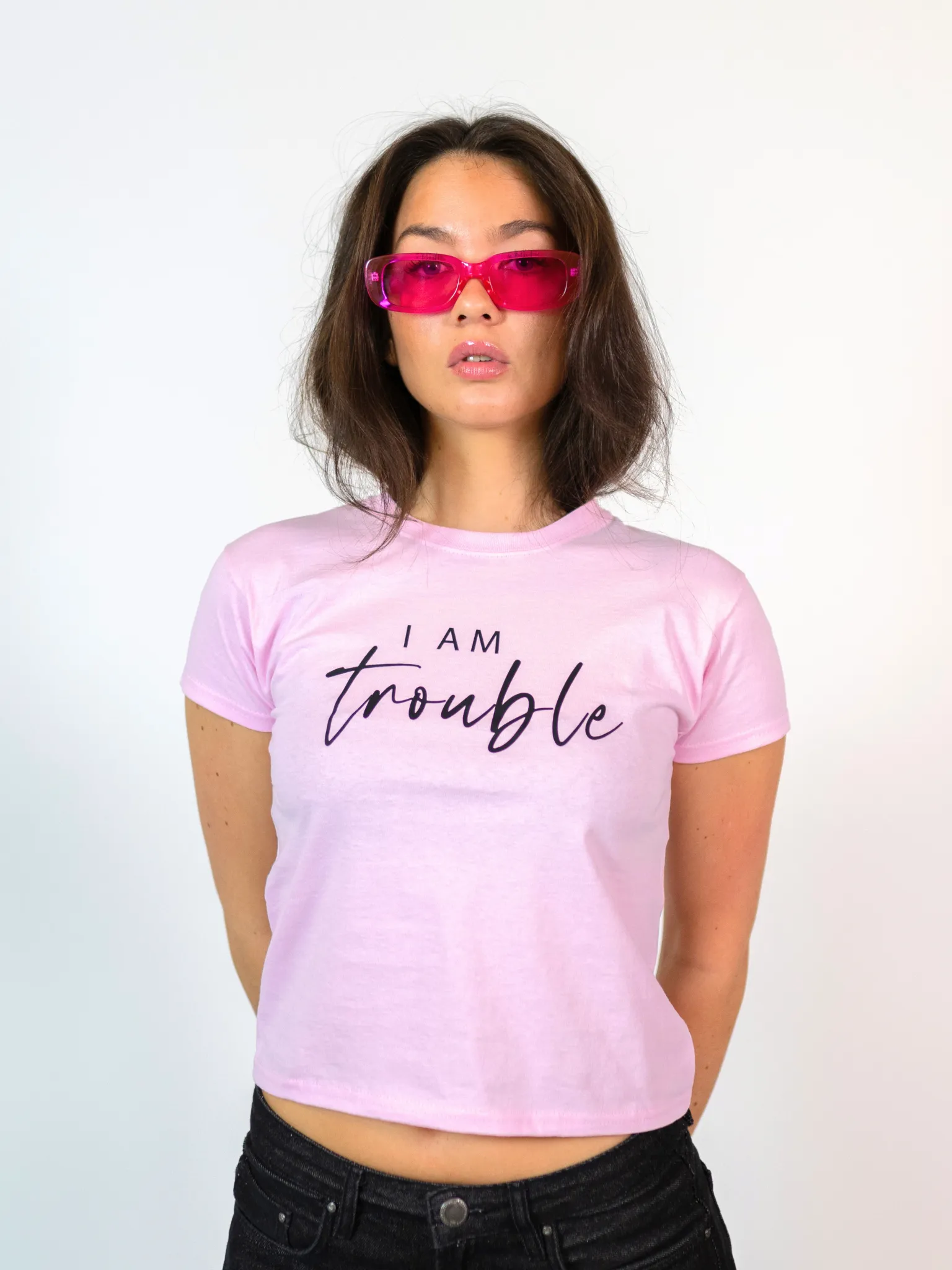 I AM TROUBLE - BABYTEE, LYSERØD